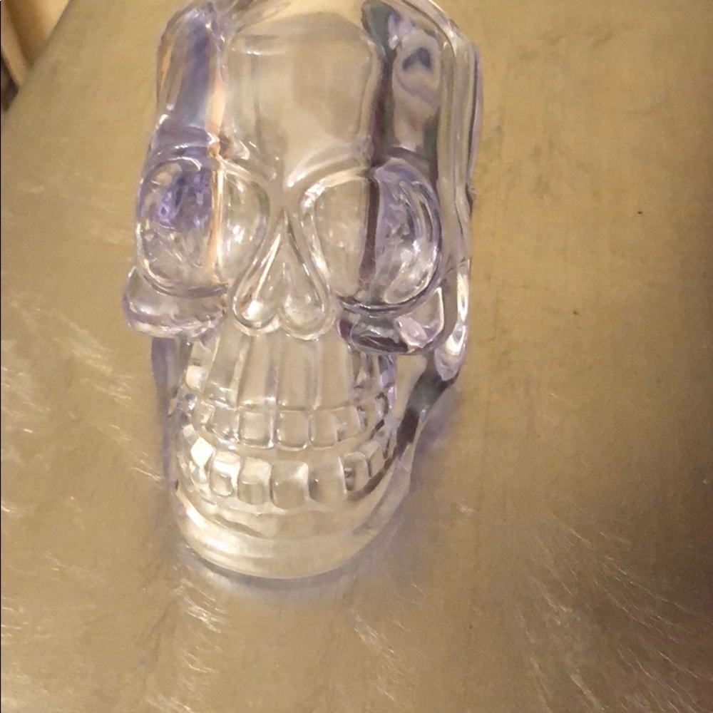 Skull cell phone holder